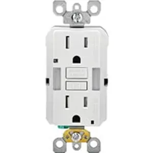 Leviton SmartlockPro 15 amps 125 V Duplex White GFCI Outlet 5-15R 1 Pack