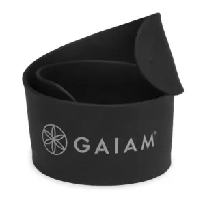 Gaiam Yoga Mat Strap Slap Band | Keeps Your Mat Tightly Rolled & Secure with One Snap | Strong Clasp for Yoga Mat Storage & Travel | Fits Most Size Mats (20L x 1.5W) | Black